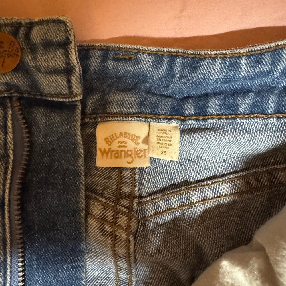 Wrangler x billabong Women's Light Blue Denim Shorts - Picture 2 of 3